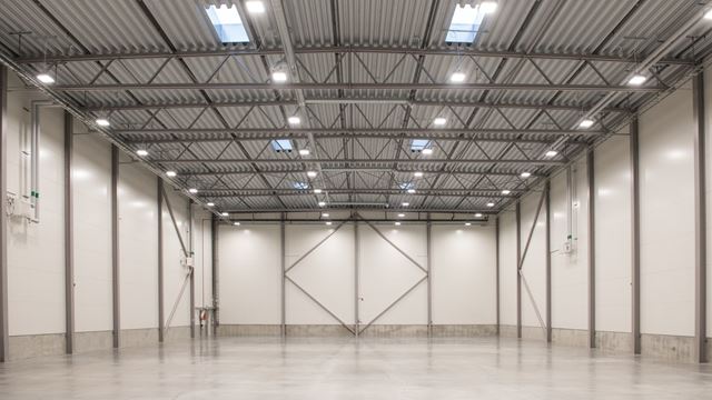 Lagerhall liknande