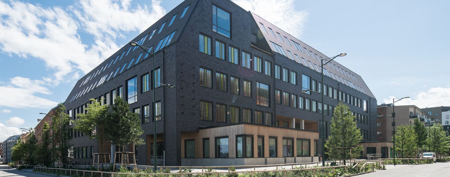 Origo – the office building in a prime location near the station in Hyllie.